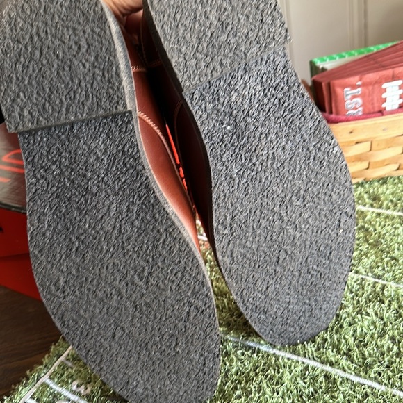 Deer Stagg Bangor Chukka Boots - Picture 5 of 8